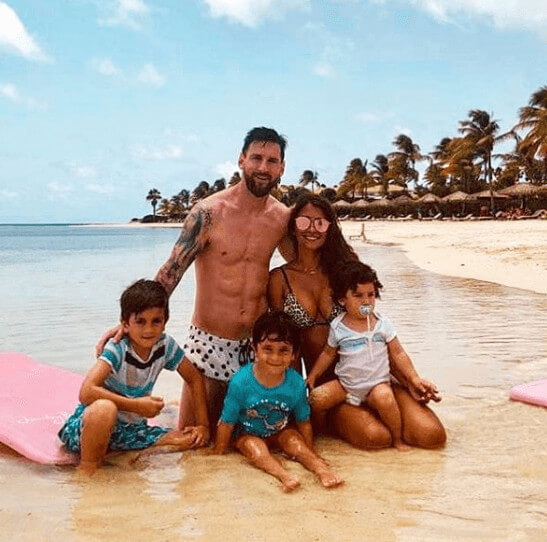 Mateo Messi Roccuzzo With Father And Family